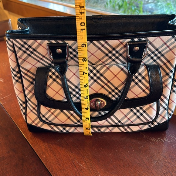 Burberry Nova Check Satchel in Excellent Condition - Picture 6 of 10